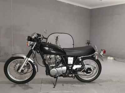 Yamaha SR400