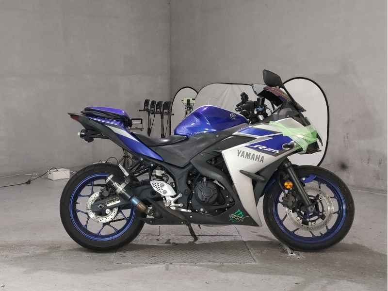 Yamaha YZF-R25 2015