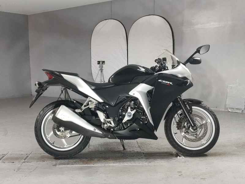 Honda CBR250R 2011