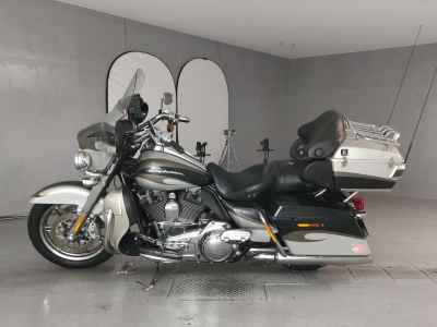 Harley-Davidson FLHTCUSE1800 CVO 2013