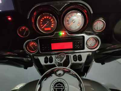 Harley-Davidson FLHTCUSE1800 CVO 2013