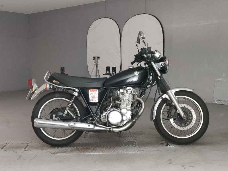 Yamaha SR400