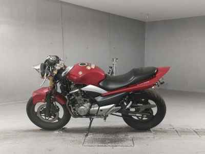 Suzuki GSR250