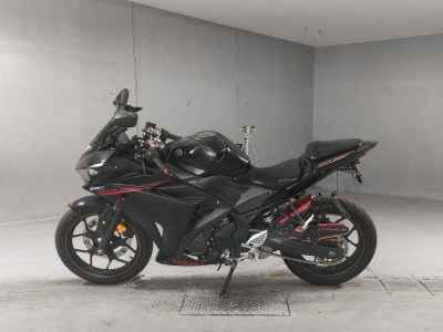 Yamaha YZF-R25 2015