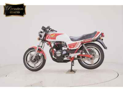 Honda CB250 Super Hawk