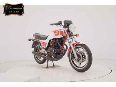 Honda CB250 Super Hawk