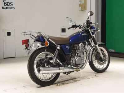Yamaha SR400 2021
