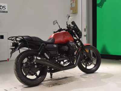 Moto Guzzi V7 Stone 2023