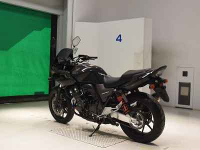 Honda CB400 Super Boldor 2020