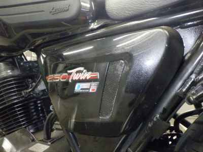 Kawasaki GPX Legend Twin 2020