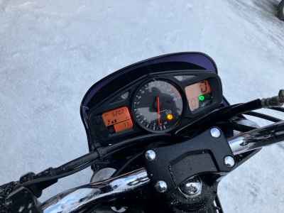 Suzuki GSR400 2011