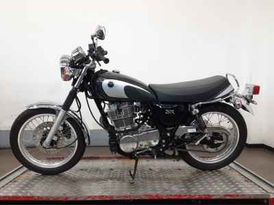 Yamaha SR400 2022