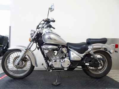 Suzuki Intruder 250LC