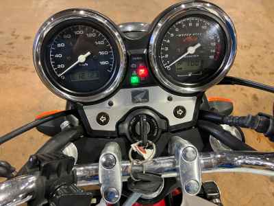Honda CB400SFV 2011