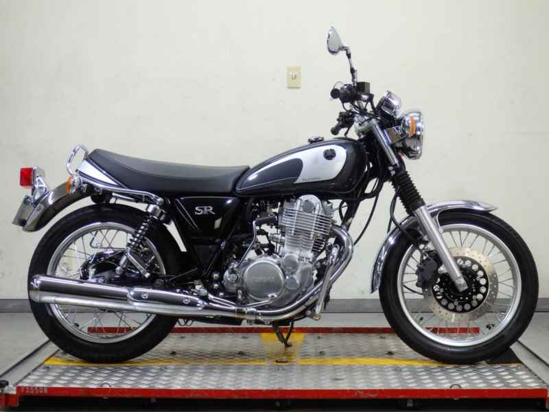 Yamaha SR400 2022