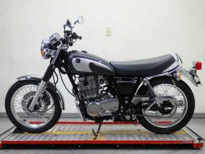 Yamaha SR400 2022