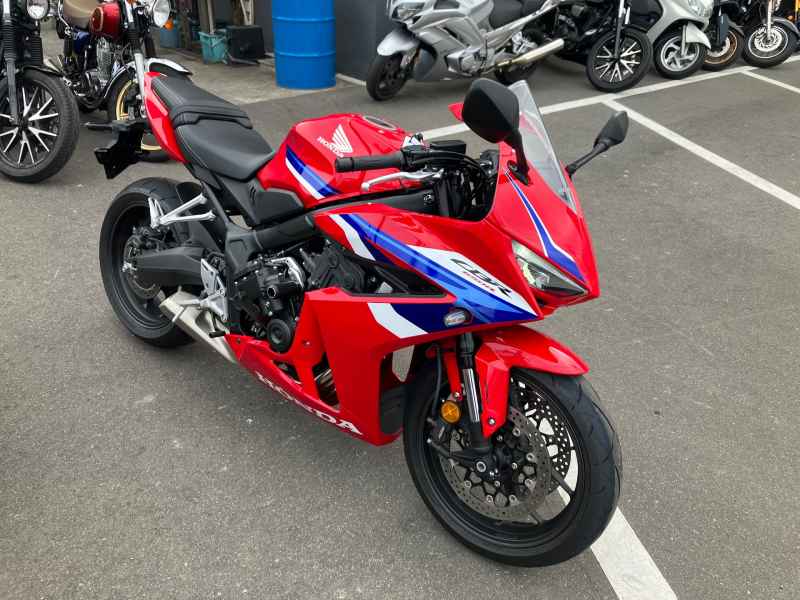 Honda CBR650R E-Clutch 2024