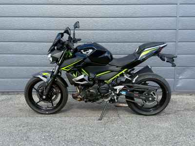Kawasaki Z400 2022