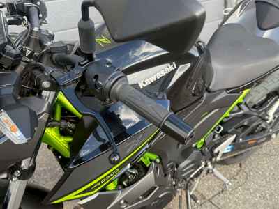 Kawasaki Z400 2022
