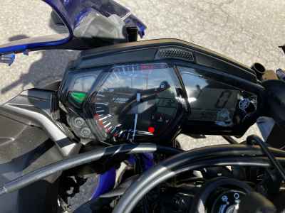 Yamaha YZF-R25 2015