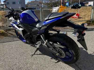 Yamaha YZF-R25 2015