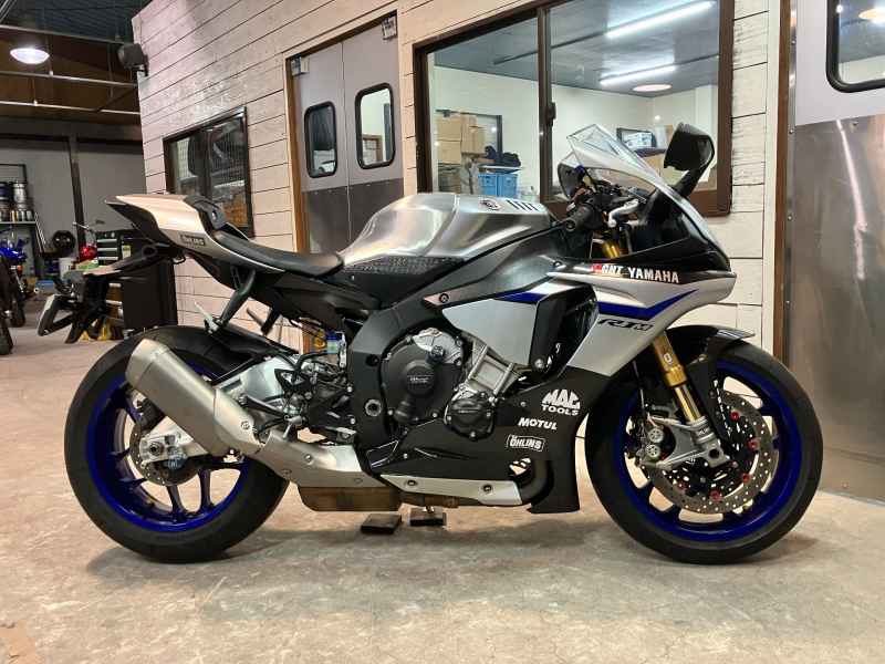 Yamaha YZF-R1M 2015