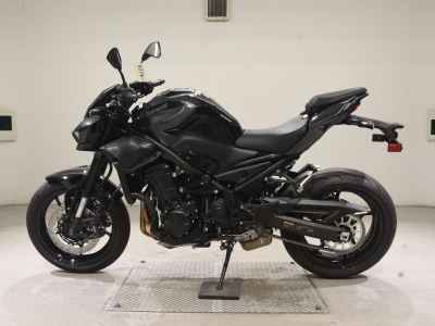 Kawasaki Z900 2025