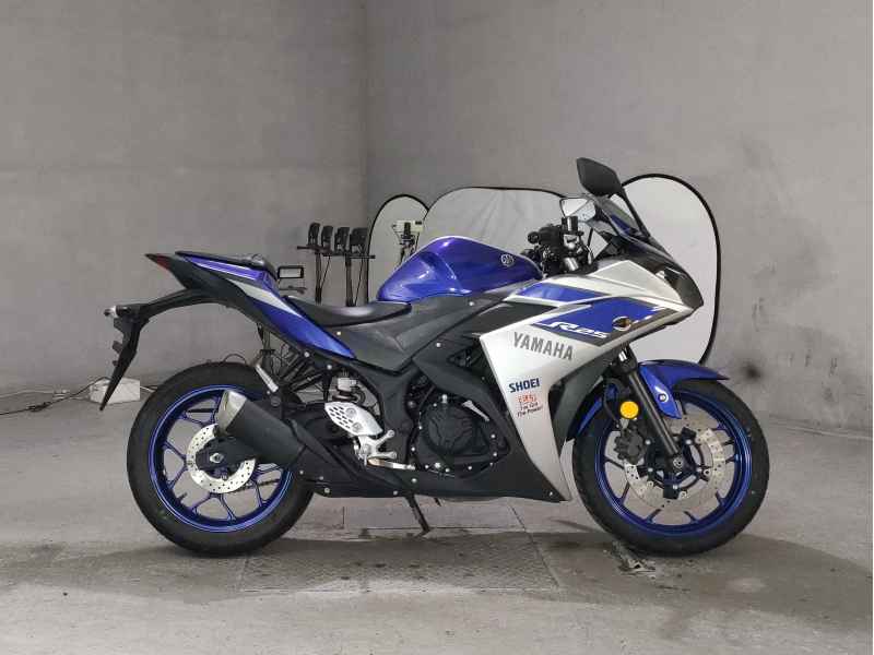 Yamaha YZF-R25 2015