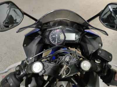 Yamaha YZF-R25 2015