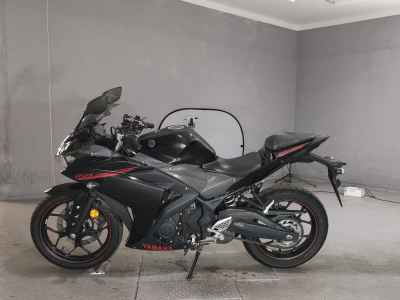 Yamaha YZF-R25 2015