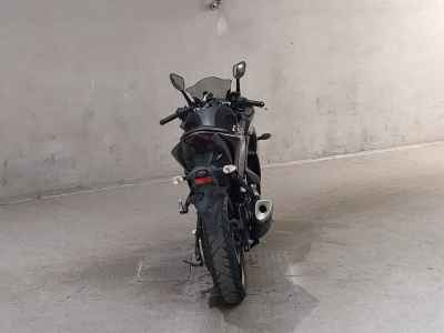 Yamaha YZF-R25 2015