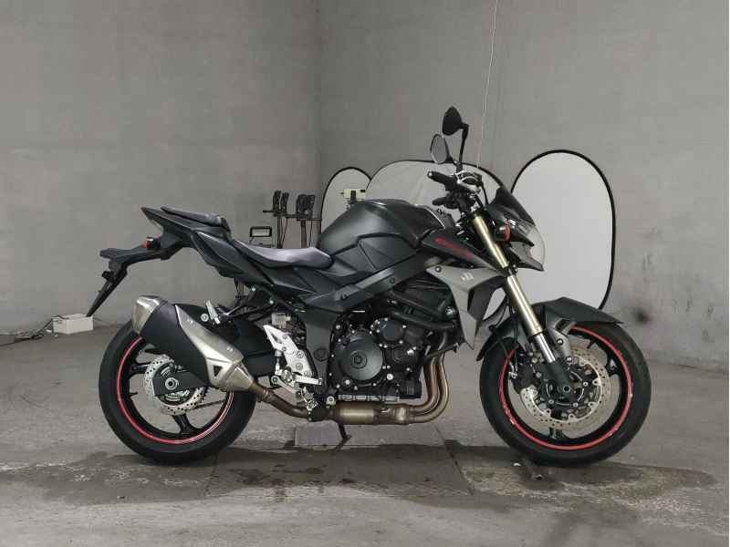 Suzuki GSR750 2014