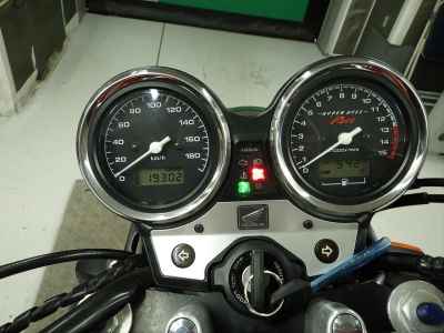 Honda CB400 2011