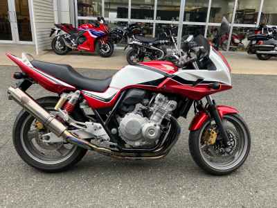 Honda CB400 Super Boldor 2009