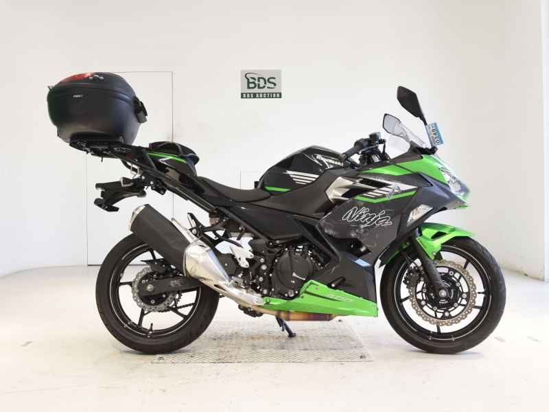 Kawasaki Ninja 400 2025