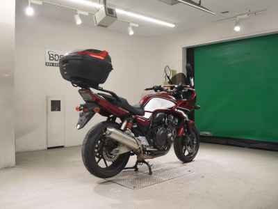 Honda CB400 Super Boldor 2022