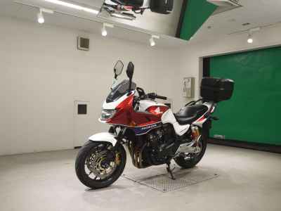 Honda CB400 Super Boldor 2018