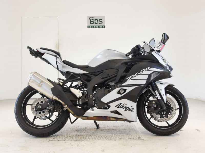 Kawasaki Ninja ZX-4R SE 2025