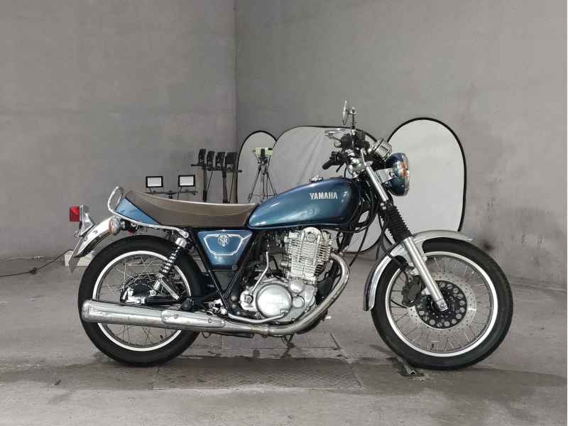 Yamaha SR400 2019