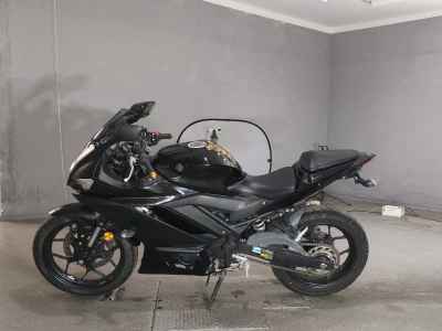 Yamaha YZF-R25 2021