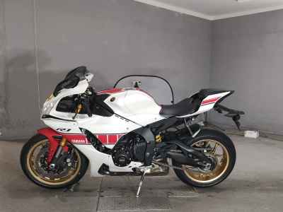 Yamaha YZF-R1 2022