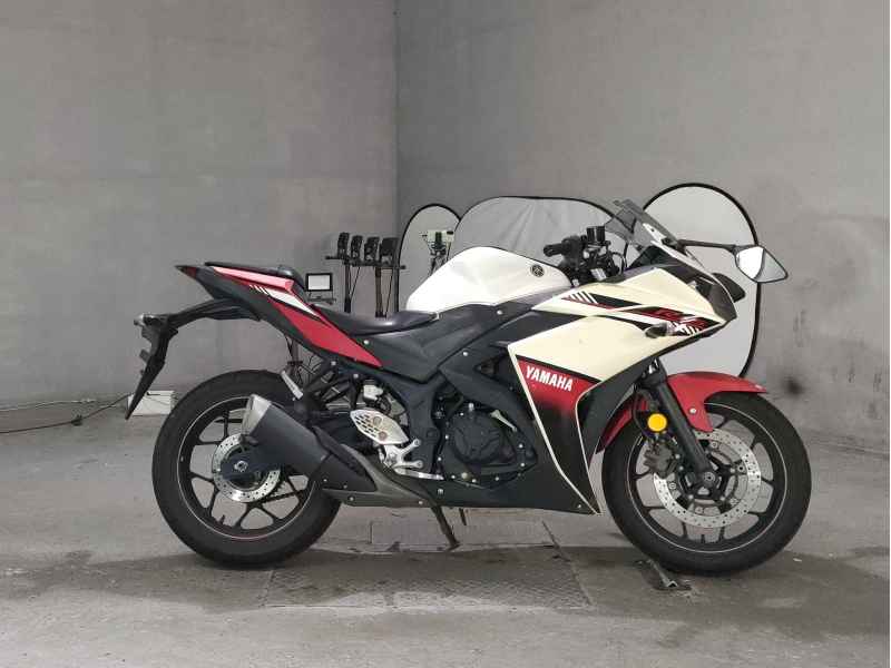 Yamaha YZF-R25 2016