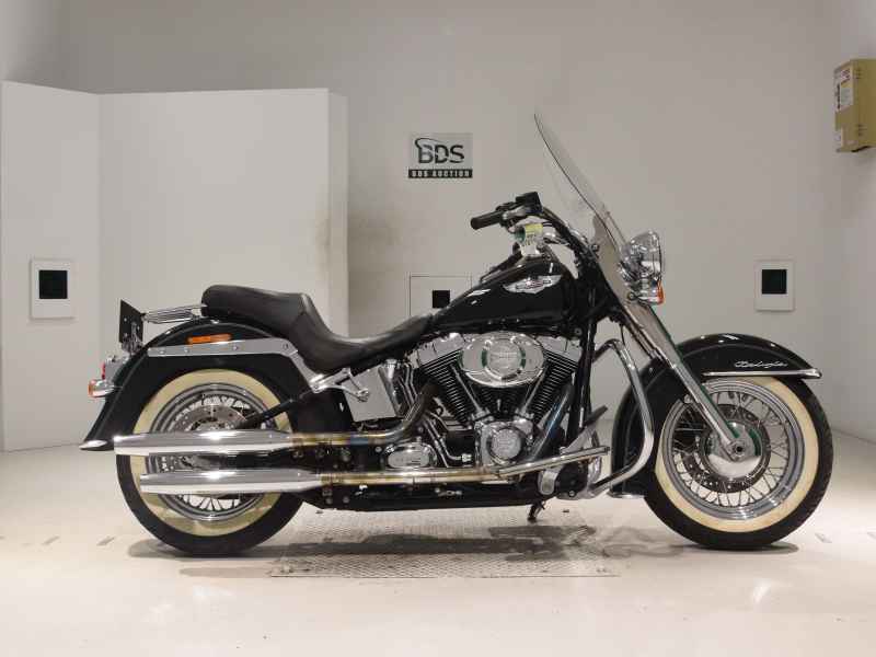 Harley-Davidson Deluxe FLSTN1580 2008