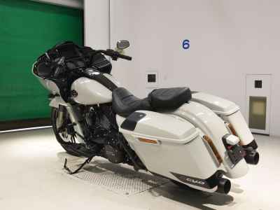 Harley-Davidson Road Glide FLTRXSE1923 CVO 2021