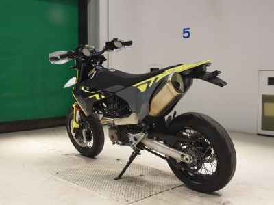 Husqvarna 701 Supermoto 2024