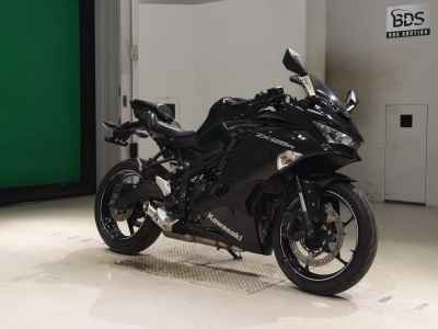 Kawasaki Ninja ZX-25R 2022