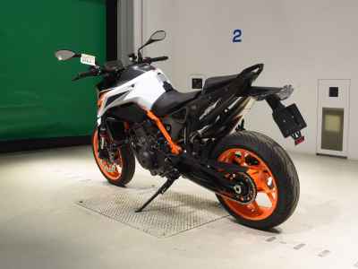 KTM 890 Duke R 2021