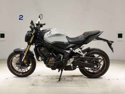 Honda CB650R E-Clutch 2025