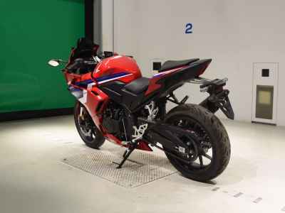 Honda CBR400R 2024