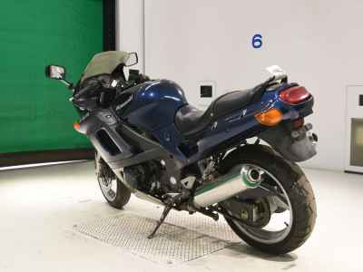 Kawasaki ZZR400 2005